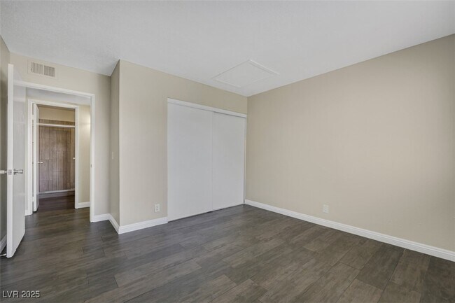 Building Photo - 3151 N Soaring Gulls Dr