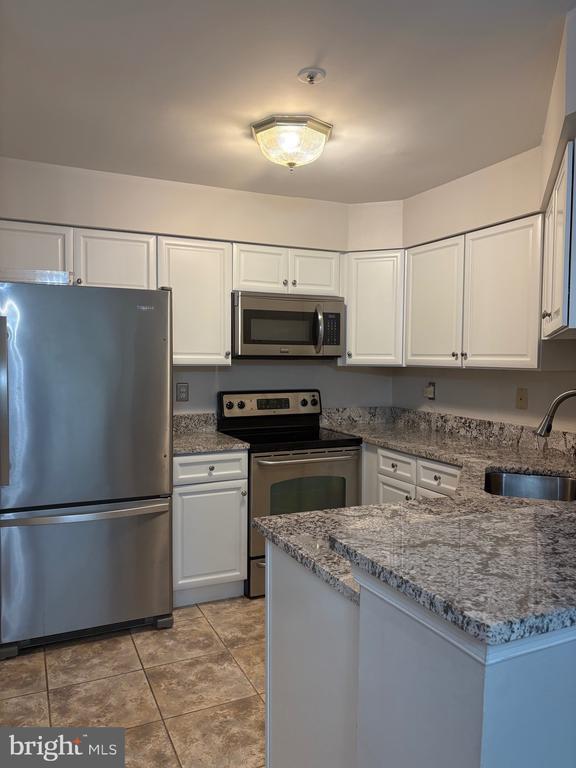 Primary Photo - 5006 Dorsey Hall Dr
