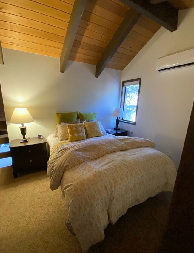 Building Photo - Furnished Cabin in Black Butte Ranch