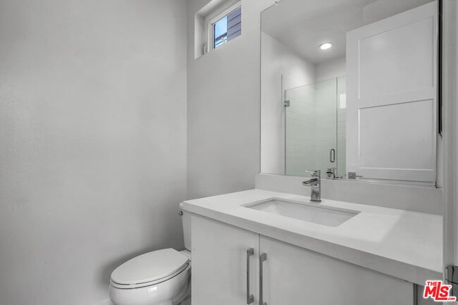 Building Photo - 5605 E Alloway Ct