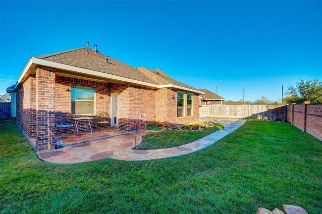 Building Photo - 23831 Villa Lisa Dr
