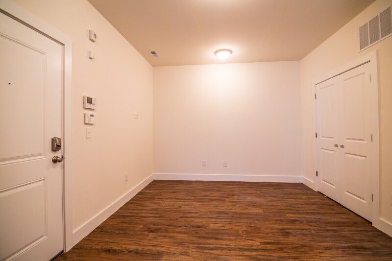 Building Photo - 411 N 34th St