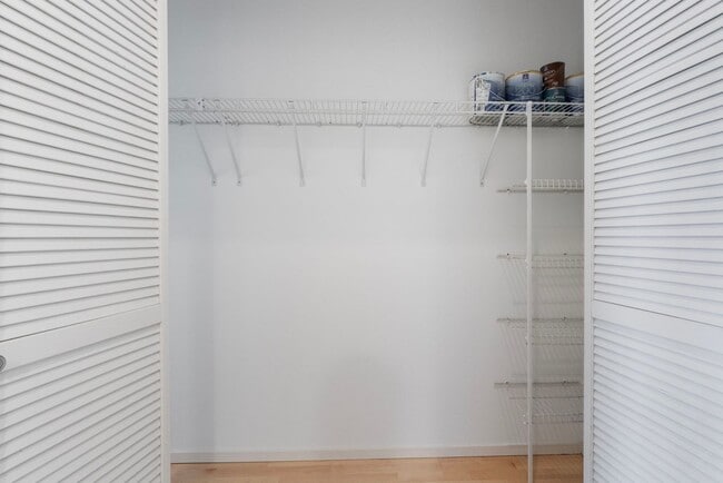 Building Photo - 618 NW 12th Ave