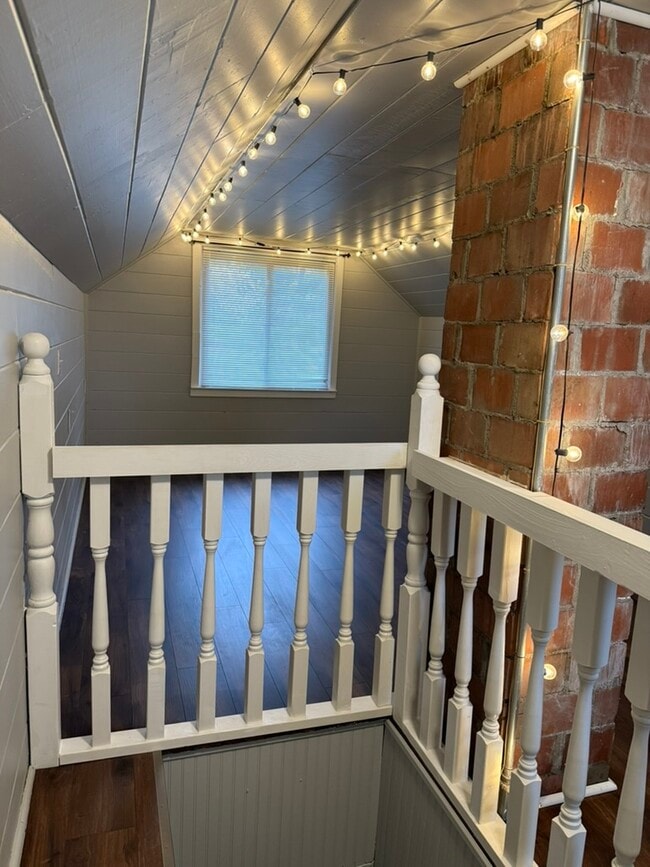 Building Photo - 3108 N Parish Ave