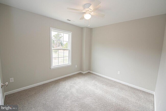 Building Photo - 242 Morgans Ct