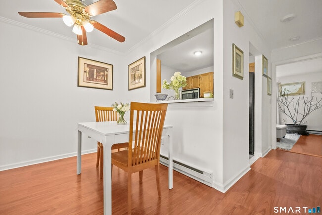 Building Photo - 237 Willow Springs