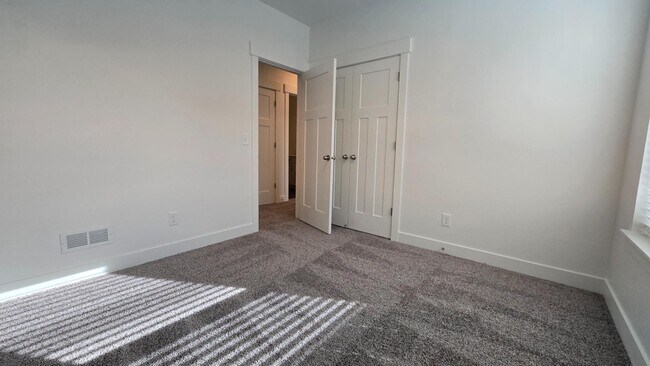 Building Photo - 13073 Newbridge Ln