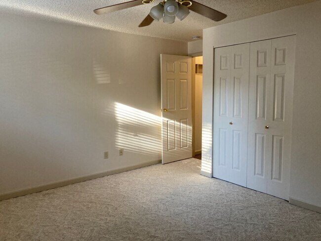 Building Photo - MOVE-IN SPECIAL: Spacious 4 Bedroom Home in N. Richland