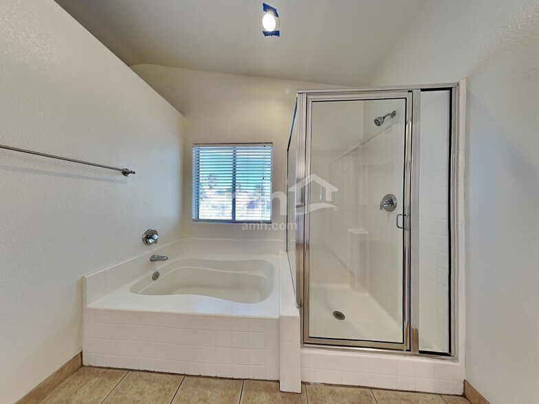 Building Photo - 4932 Cascade Pools Ave