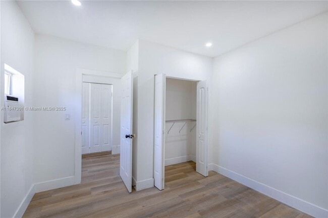 Building Photo - 2568 NW 34th Terrace