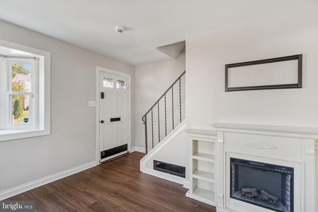Building Photo - 5822 Fifer Dr