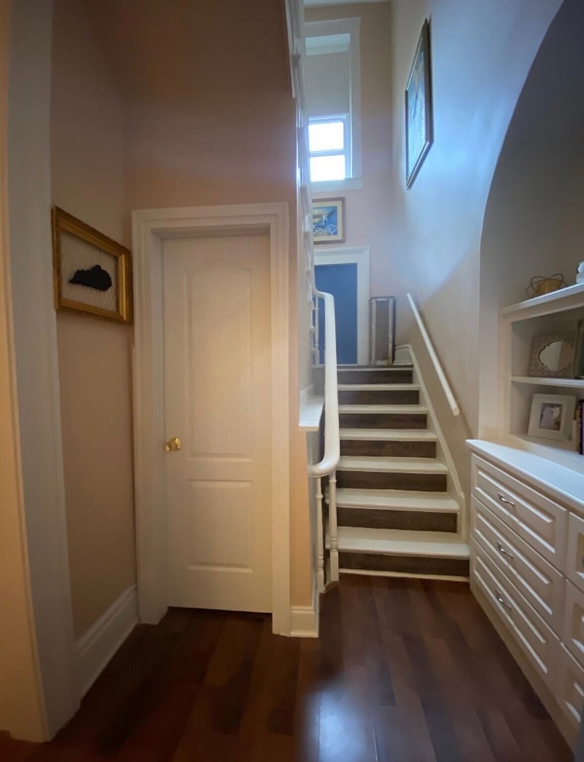 Building Photo - 124 E Oak St