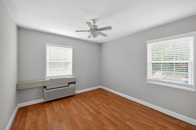 Building Photo - 2BR Condo in Alexandria near metro