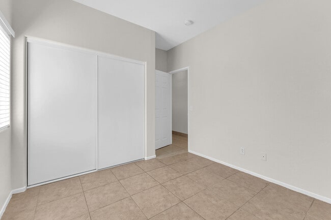 Building Photo - 83107 Greenbrier Dr