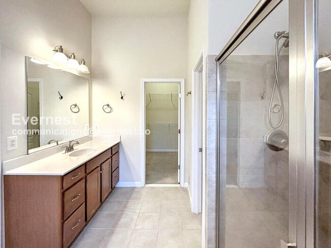 Building Photo - 43 Shepherds Hook Way