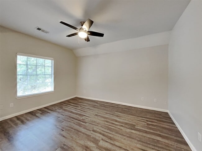 Building Photo - 18007 Oakloch Ct