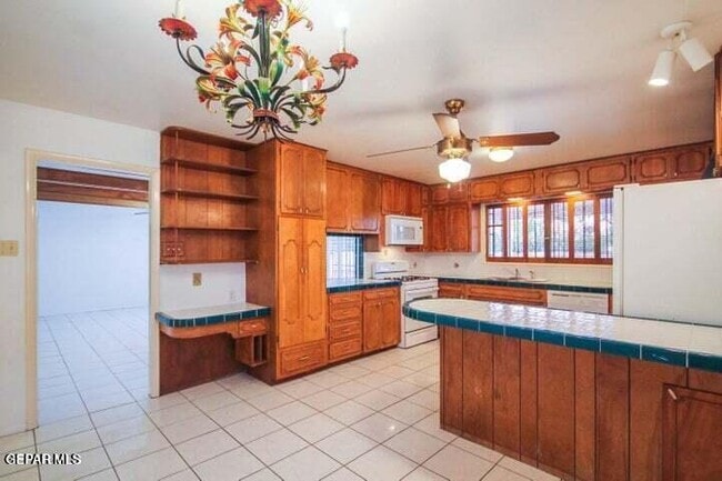 Building Photo - 8804 Cosmos Ave