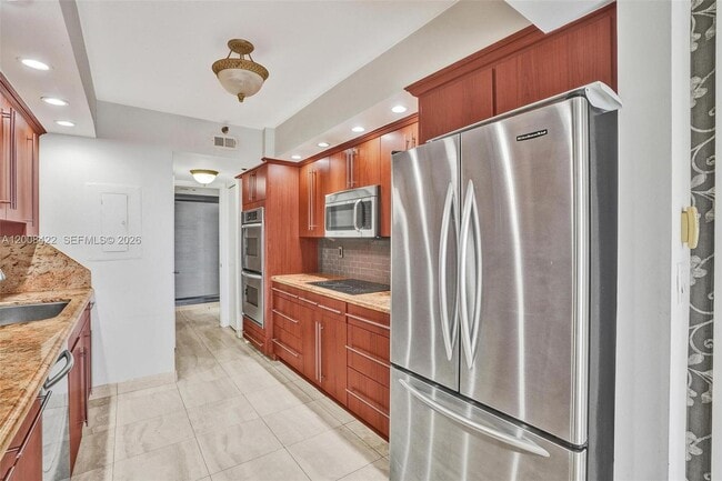 Building Photo - 19355 Turnberry Way