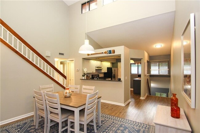 Building Photo - 875 Wimbledon Dr