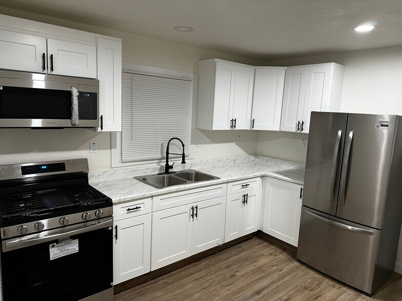 Primary Photo - 505 Carpino Ave