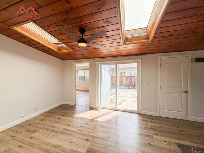 Building Photo - 18731 Hanna Dr