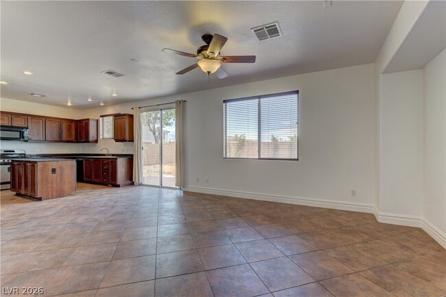 Building Photo - 9278 Bearded Iris Ave
