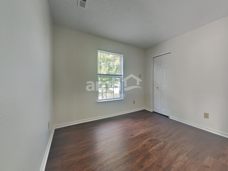 Building Photo - 9414 W Stargazer Dr