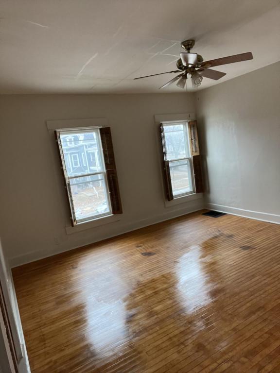 Building Photo - 415 Iowa Ave