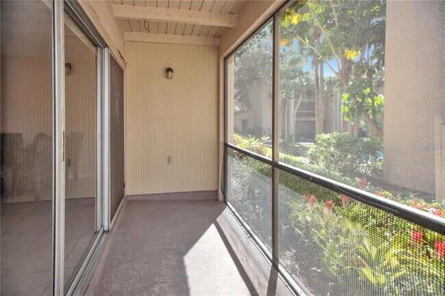 Building Photo - 596 Orange Dr