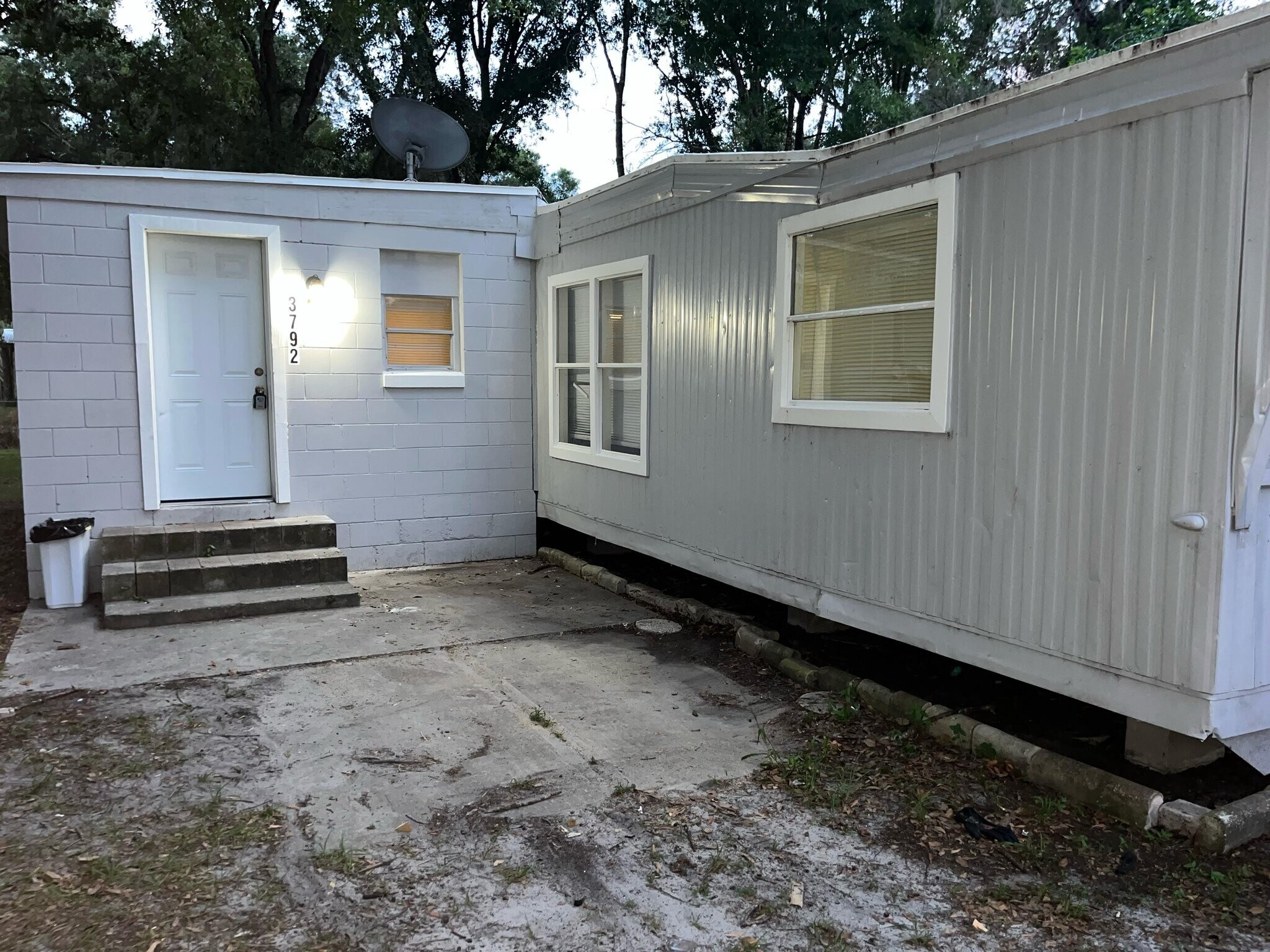 Building Photo - 3792 Old Dixie Hwy