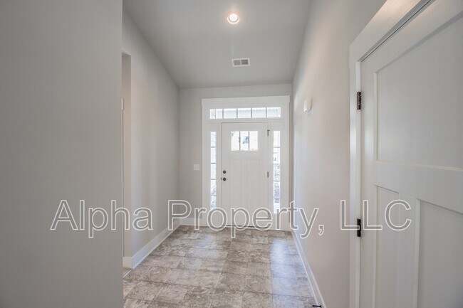 Building Photo - 316 Runion Lake Ct