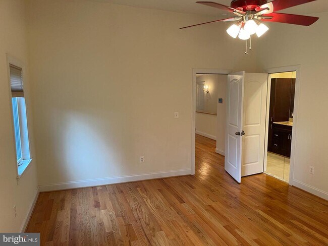 Building Photo - 118 Quaint Acres Dr