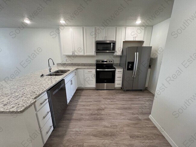 Building Photo - 2121 Bobwhite Ct