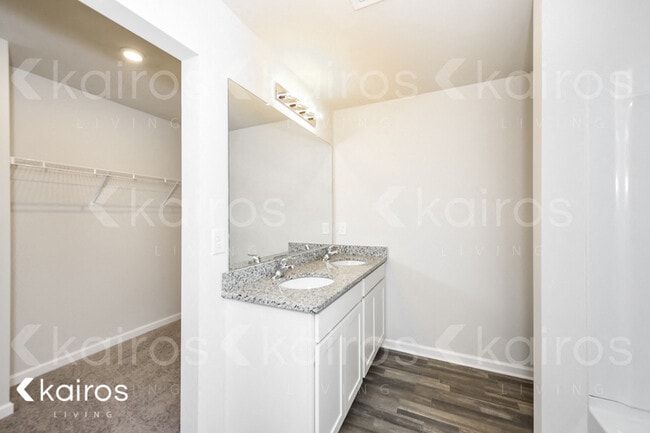 Building Photo - 826 Vistamount Path