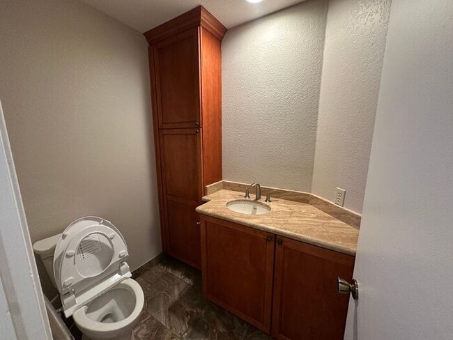 Building Photo - 285 Lemming Dr