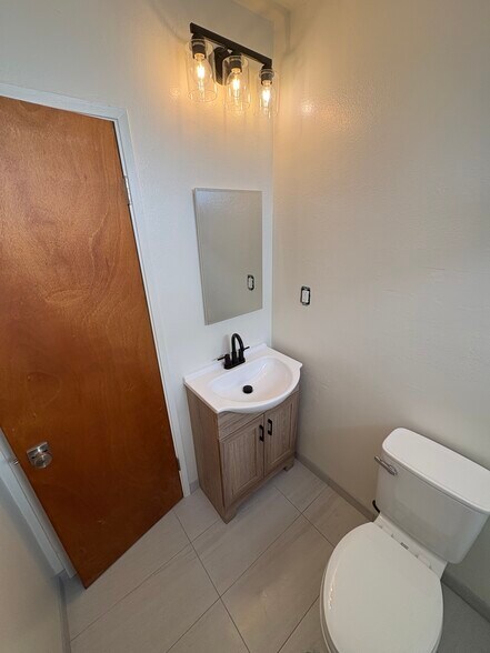 Building Photo - 515 Rockledge St