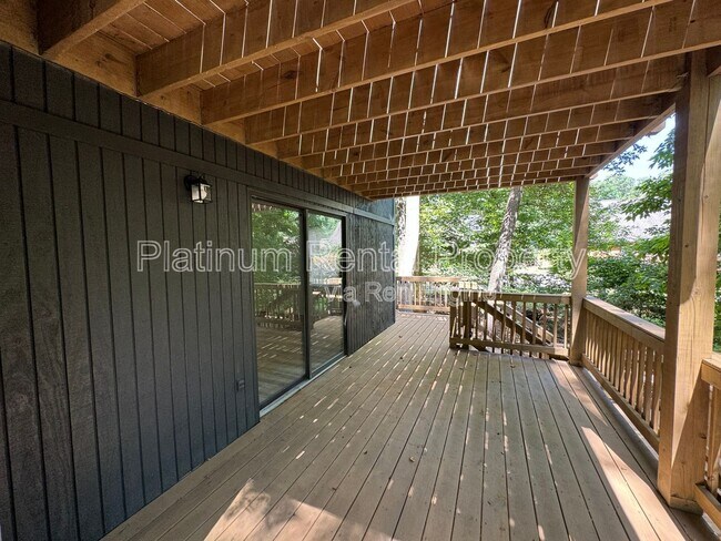 Building Photo - 8380 Lucas Creek Trl
