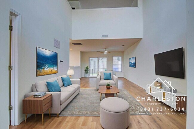 Building Photo - 2425 Scholar Ln