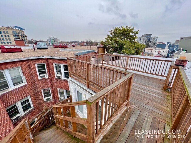 Building Photo - 3646 New Hampshire Ave NW