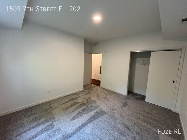 Building Photo - 1509 7th St E