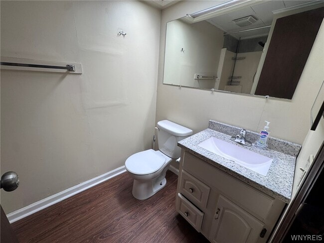 Building Photo - 10761 Main St