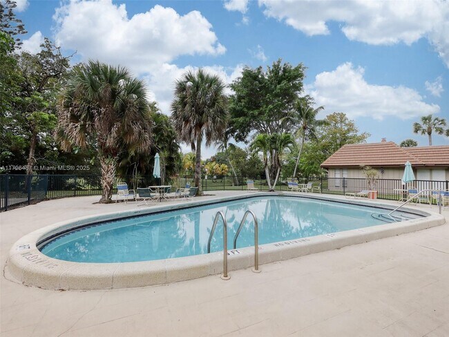 Building Photo - 1901 Coquina Way