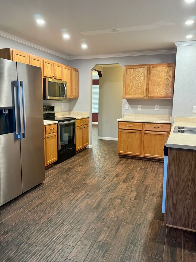 Building Photo - 232 Weeping Willow