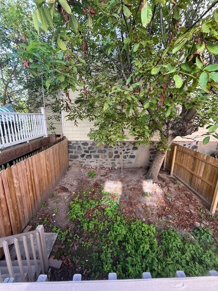 Building Photo - 604 Palisade Ave