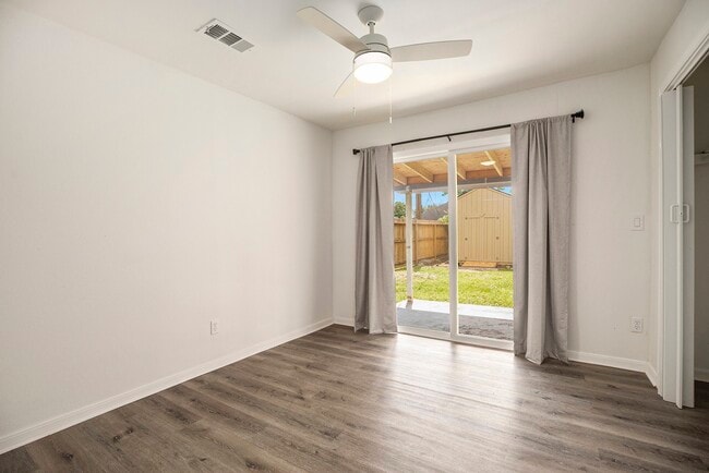 Building Photo - 2222 Pickerton Dr