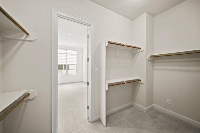 Building Photo - 1034 W 26th St
