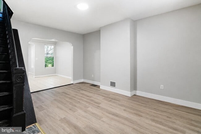 Building Photo - 3857 Wyalusing Ave
