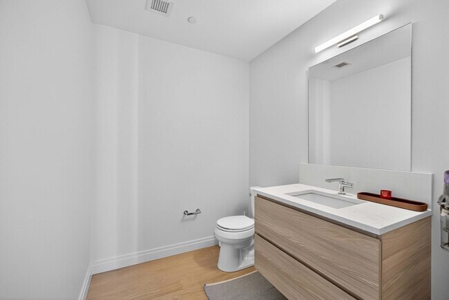 Building Photo - 135 Seaport Blvd