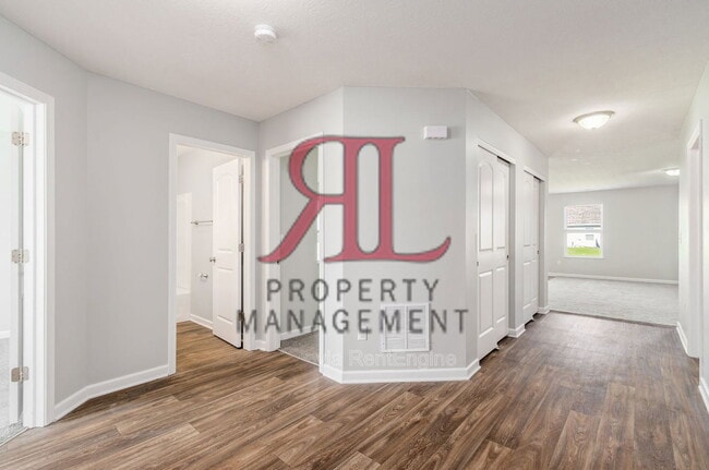 Building Photo - 5622 Branchville Dr