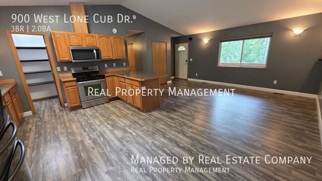 Building Photo - 900 W Lone Cub Dr